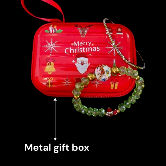 Set of two Christmas bracelets. Austrian crystals. Silicone main bead and 18k... - Picture 2 of 8